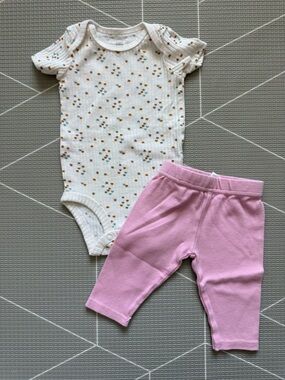 Carters|Baby girl set,Neutral ditsy Ribbed Bodysuit & Pink leggings•••0-3M,CUTE